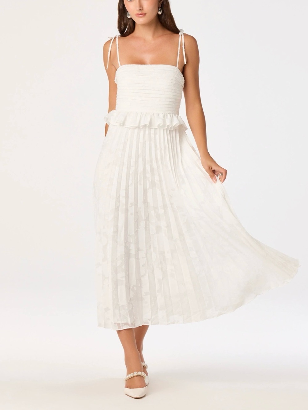 NWT ASTR The Label Emerys Pleated Midi Dress - Picture 2 of 10